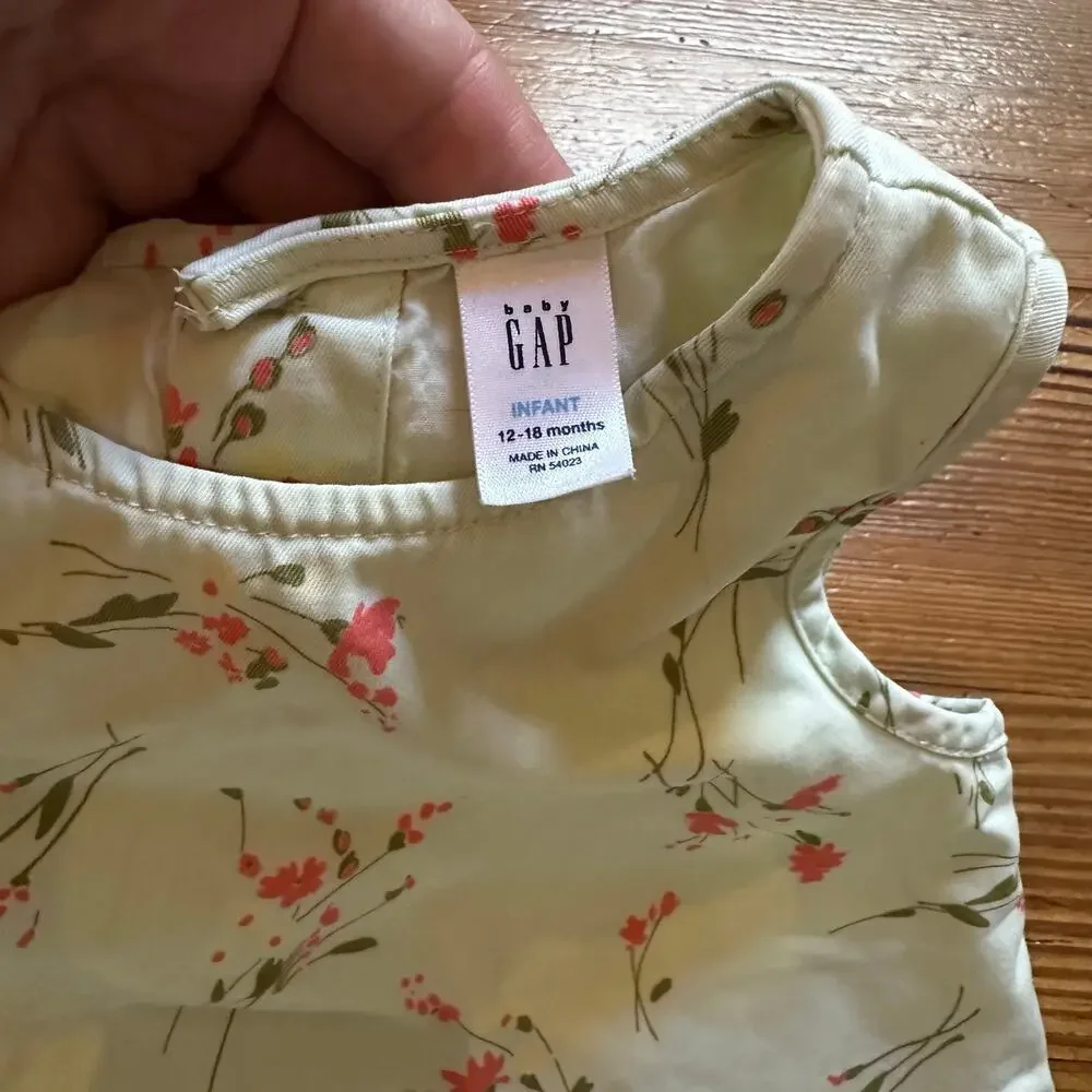GAP mint green
